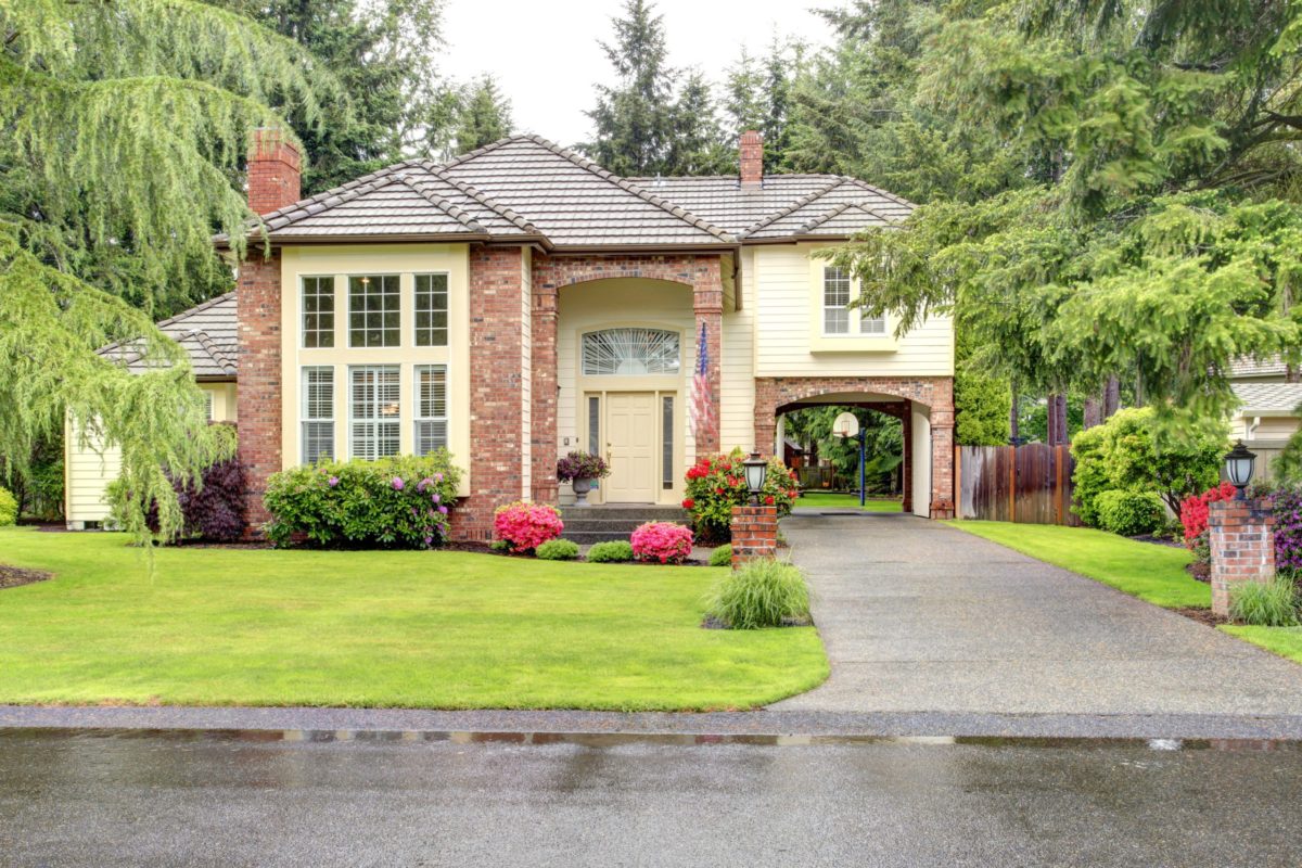 Soft Washing vs. Pressure Washing What’s Best for My House?